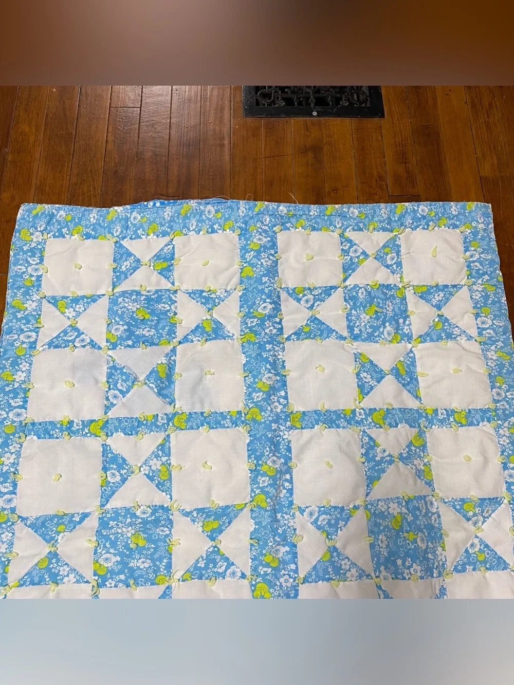 Vintage Ohio Star Patchwork Baby Crib Tie Quilt 32” x 44”